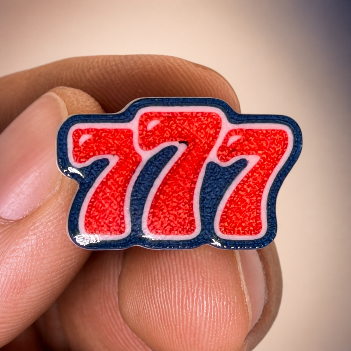 Triple 7 — Sneakpin para agujetas